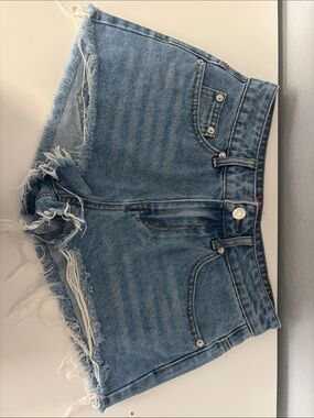 Edikted Jean shorts